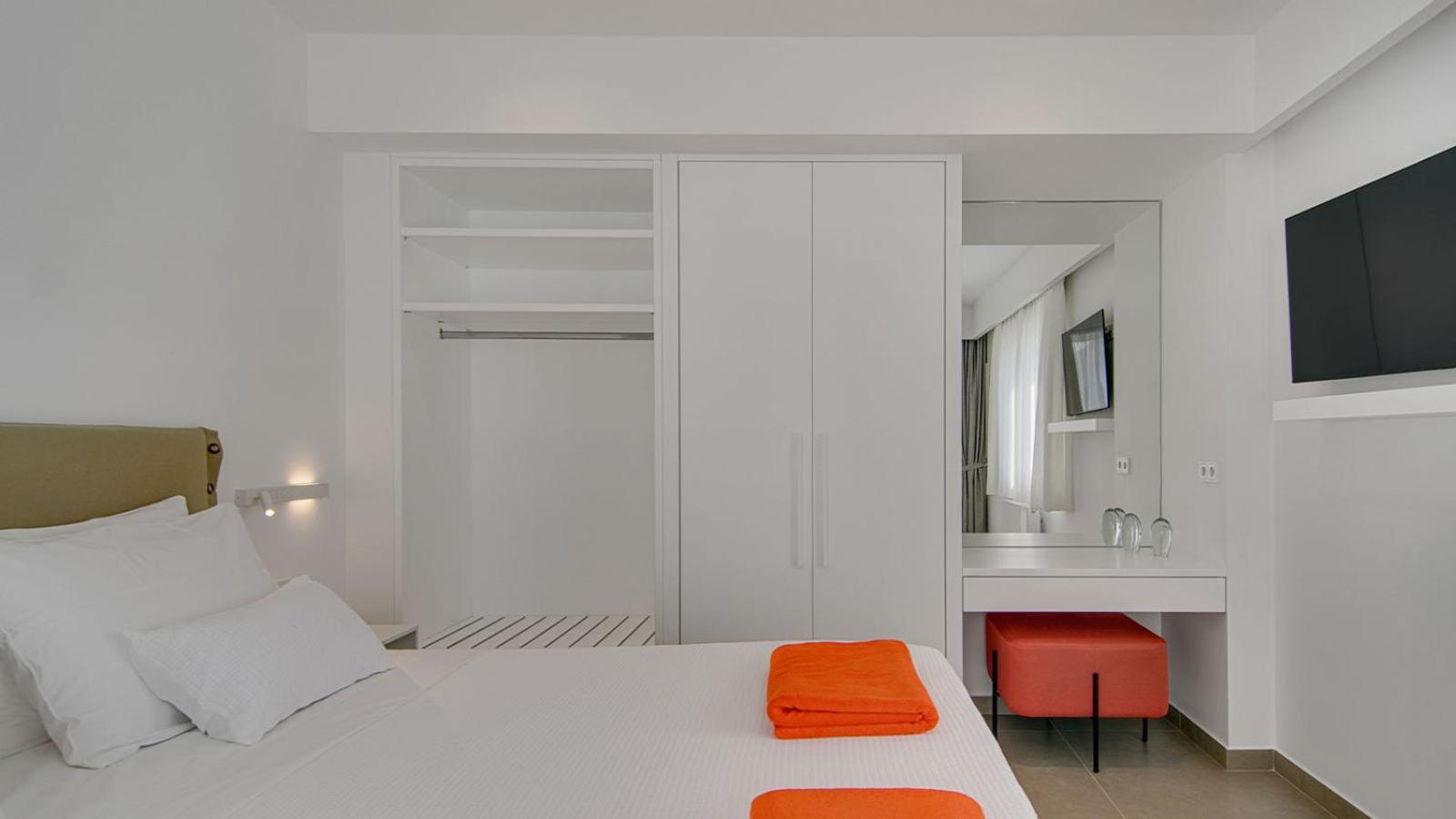 Livinghome Suites Парга Экстерьер фото