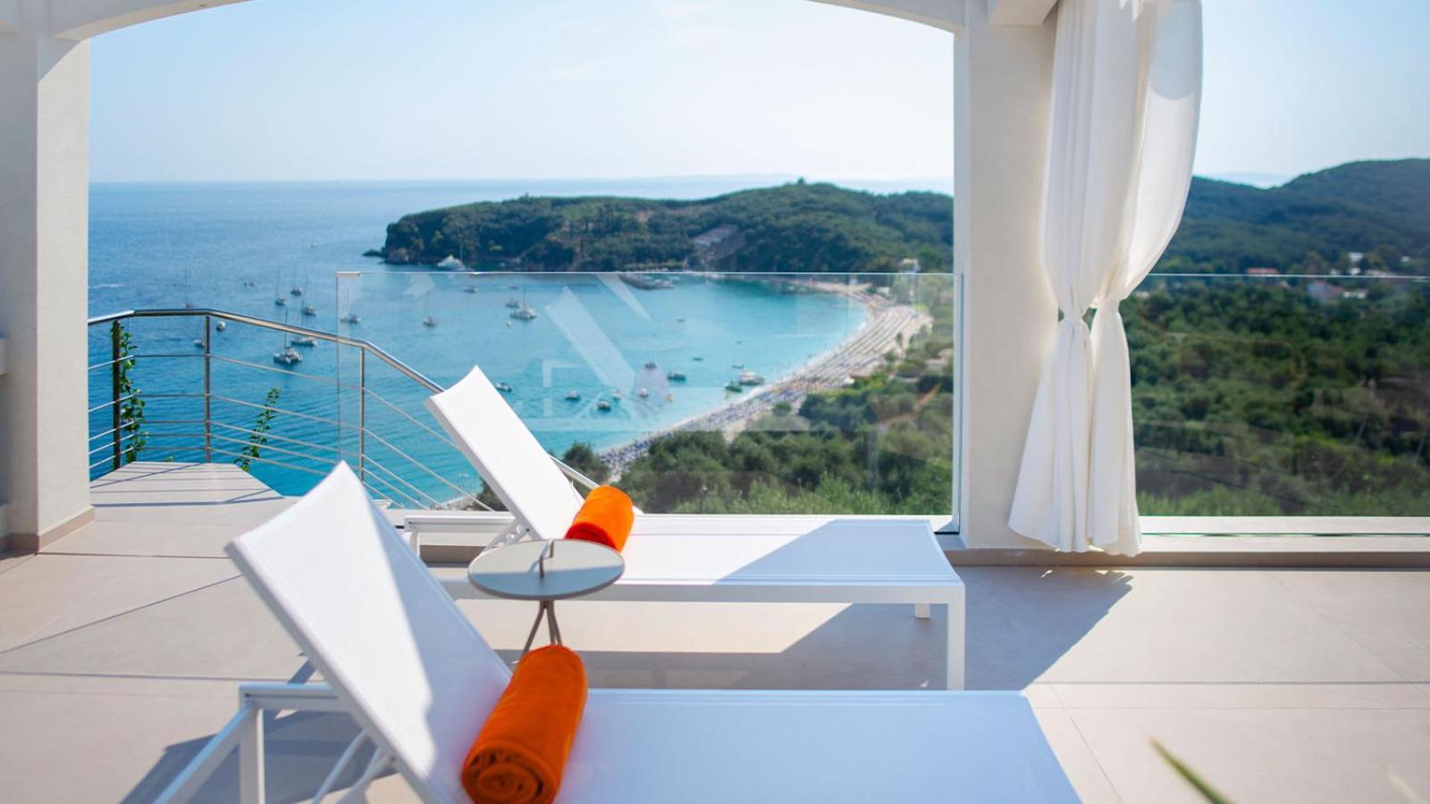 Livinghome Suites Парга Экстерьер фото